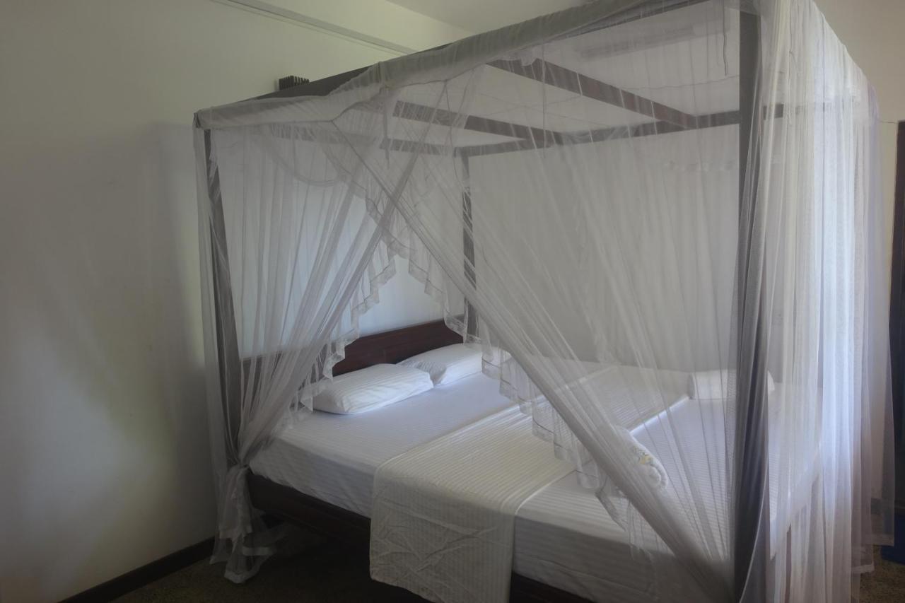 Wh Beach Resort Weligama Exteriör bild