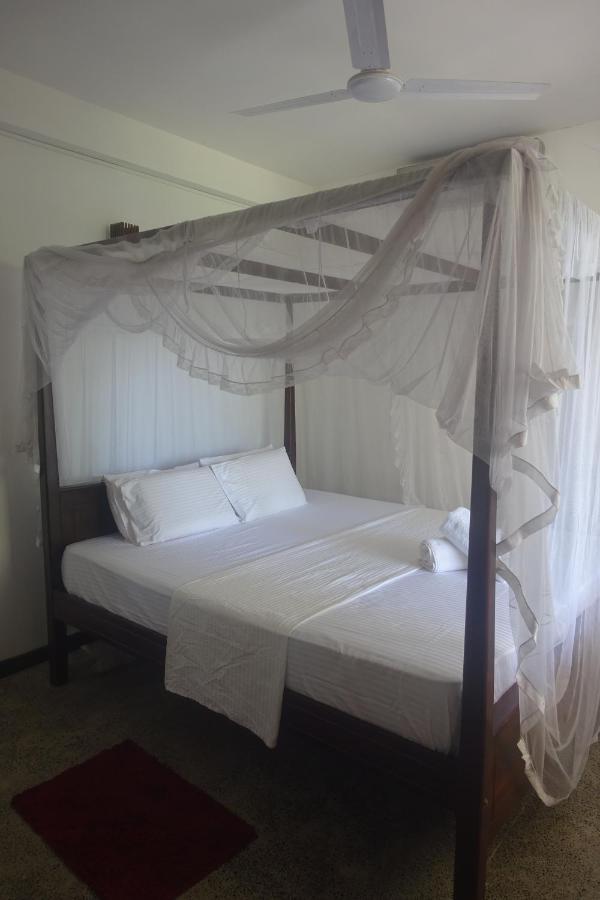 Wh Beach Resort Weligama Exteriör bild